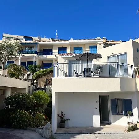 Cora & Living - 3 Bedroom House *