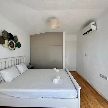 Cora & Living - 3 Bedroom House *