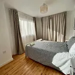 Cora & Living - 3 Bedroom House