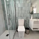 Cora & Living - 3 Bedroom House * Klorakas