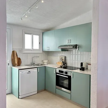 Cora & Living - 3 Bedroom House * Klorakas