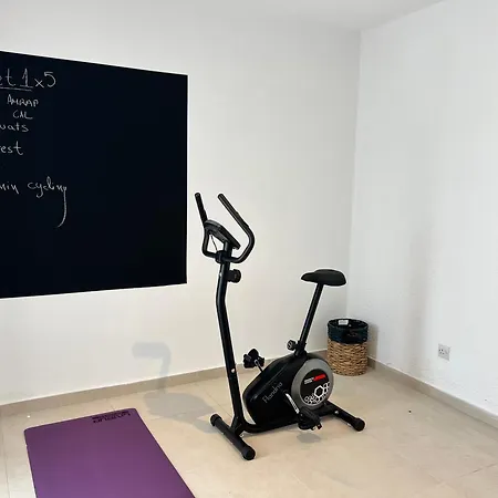 Cora & Living - 3 Bedroom House *