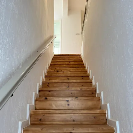 Cora & Living - 3 Bedroom House *