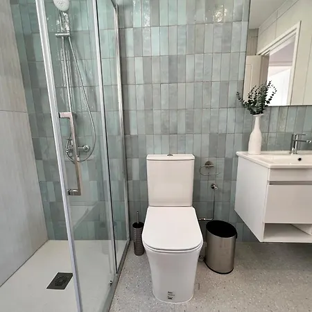 Cora & Living - 3 Bedroom House * Klorakas