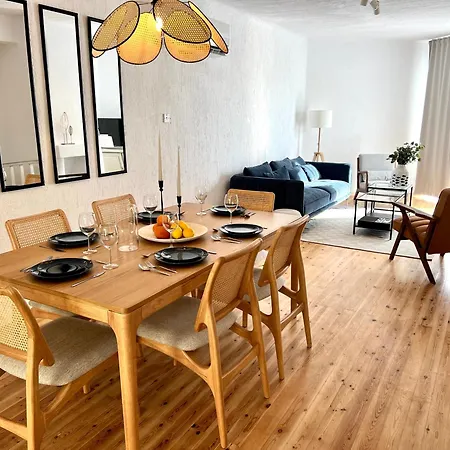 Cora & Living - 3 Bedroom House Klorakas