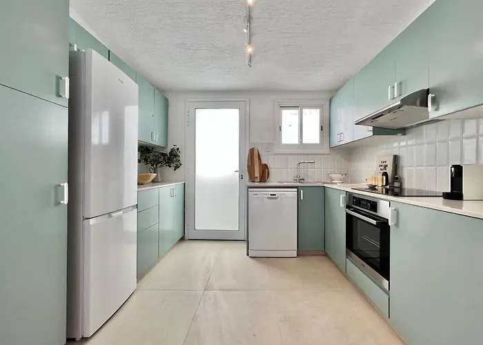 Cora & Living - 3 Bedroom House 펜션