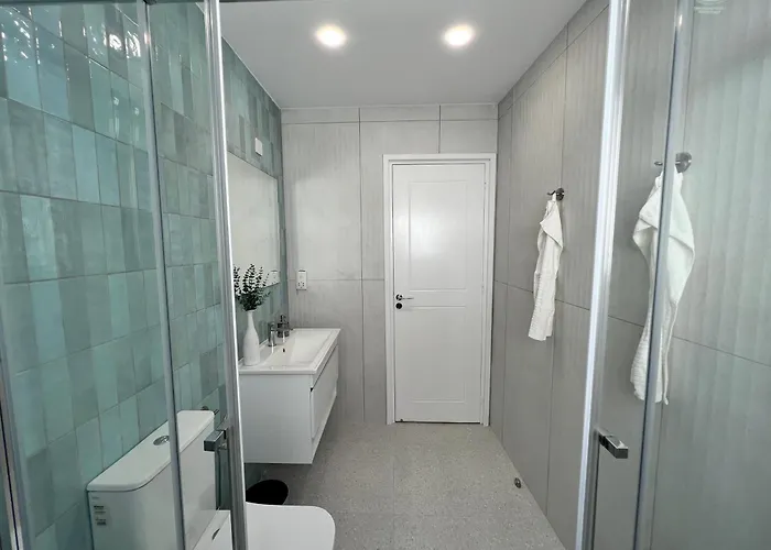 Cora & Living - 3 Bedroom House *