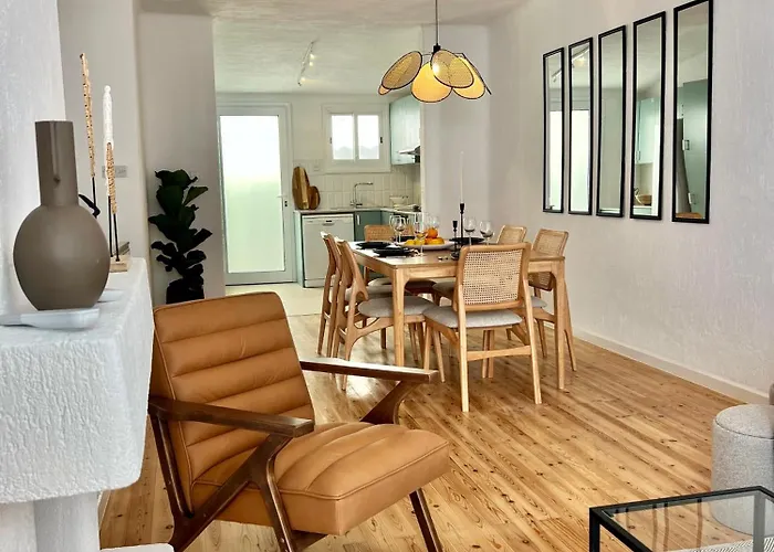 Cora & Living - 3 Bedroom House *
