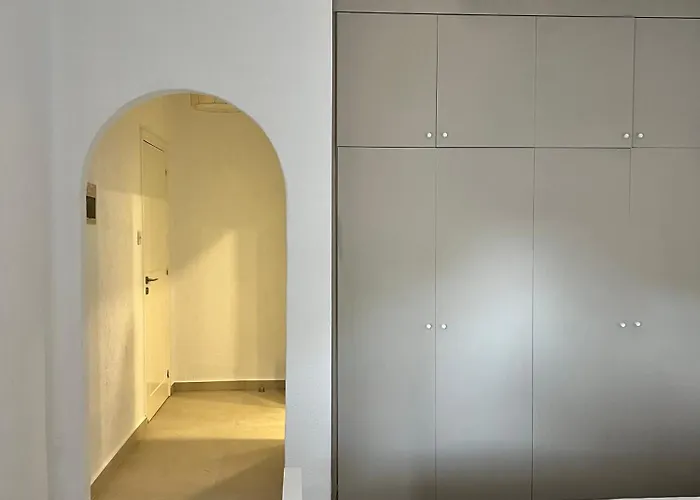 Cora & Living - 3 Bedroom House 펜션 Klorakas