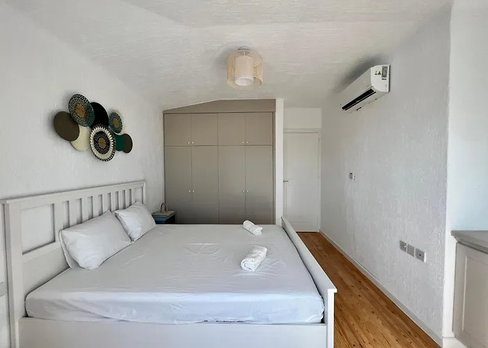 Cora & Living - 3 Bedroom House *